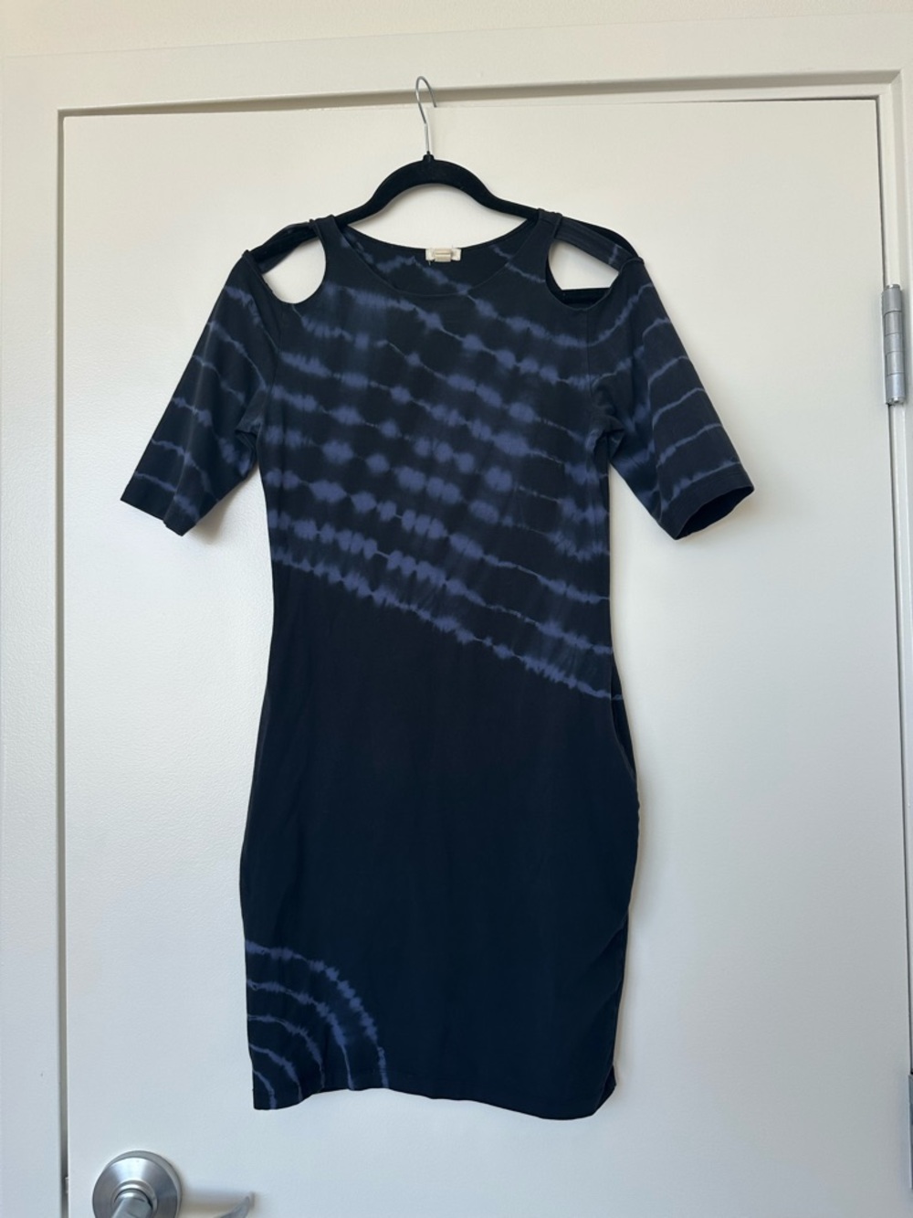 Cutout Shoulder Tie-Dye Bodycon Dress - Black
